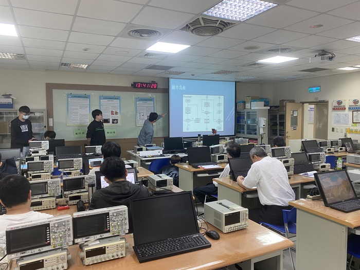 112學年度專題製作比賽圖片